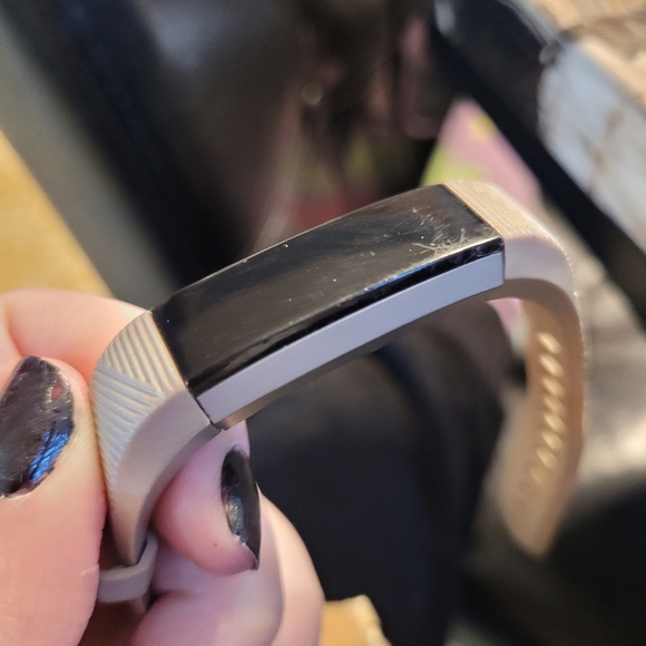 Fit bit Alta - Picture 3 of 3